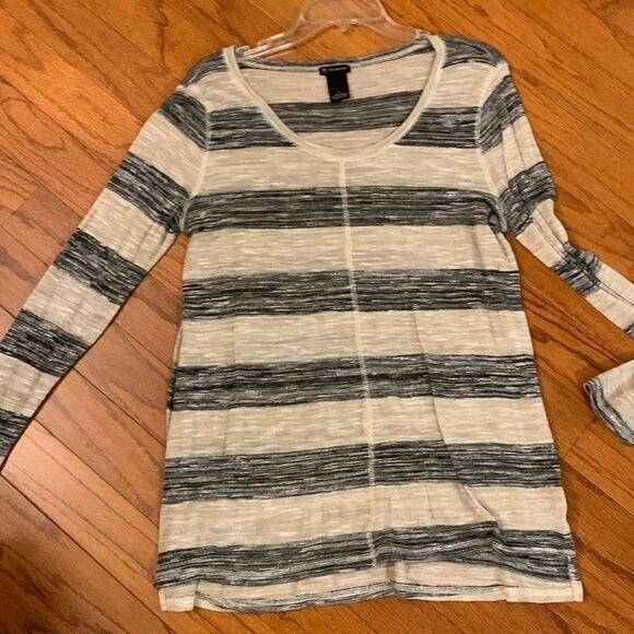 New directions size large long sleeve Stripe scoopneck pull over - Picture 1 of 7